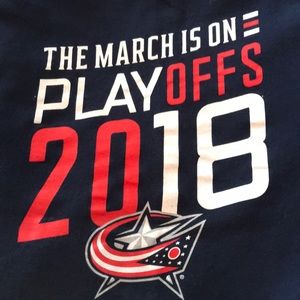Play off t-shirt for both genders